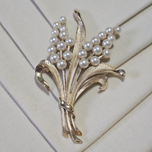 Trifari Jewelry - 1950's Trifari Lily Of The Valley